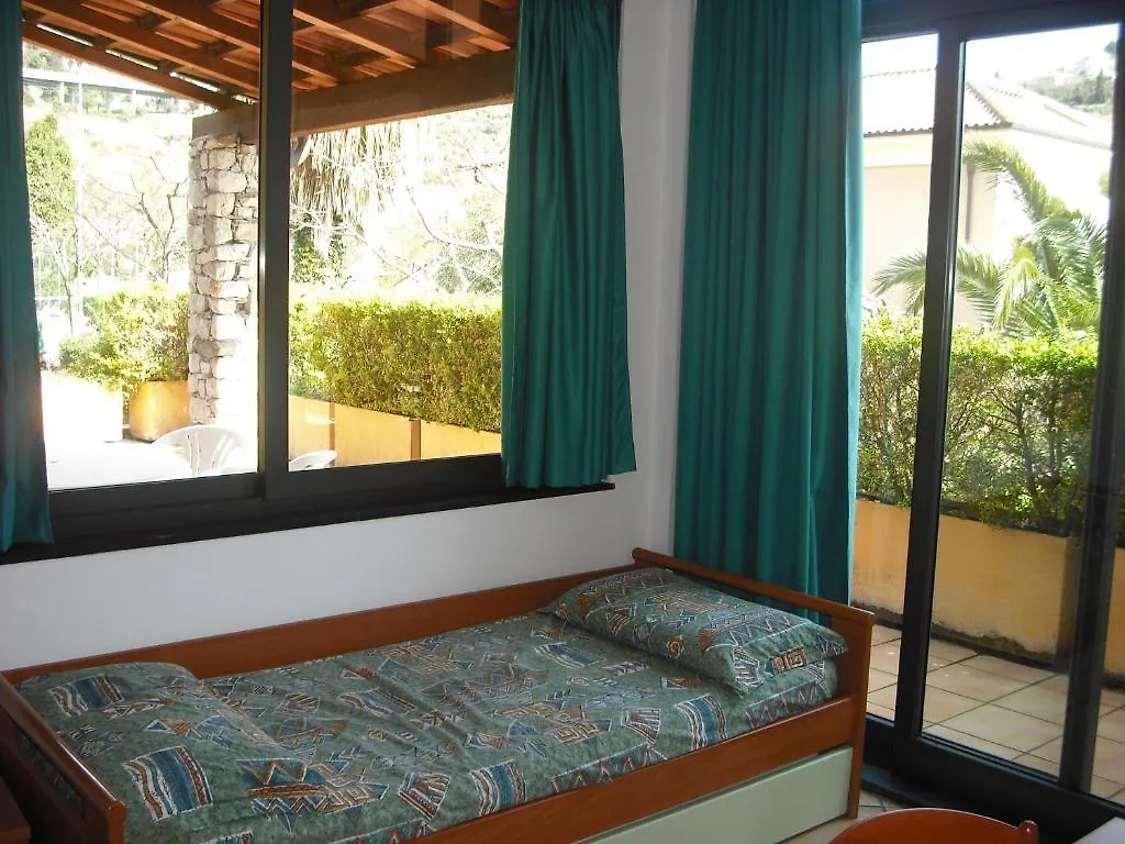 Residence Pian Dei Boschi Pietra Ligure 3*,
